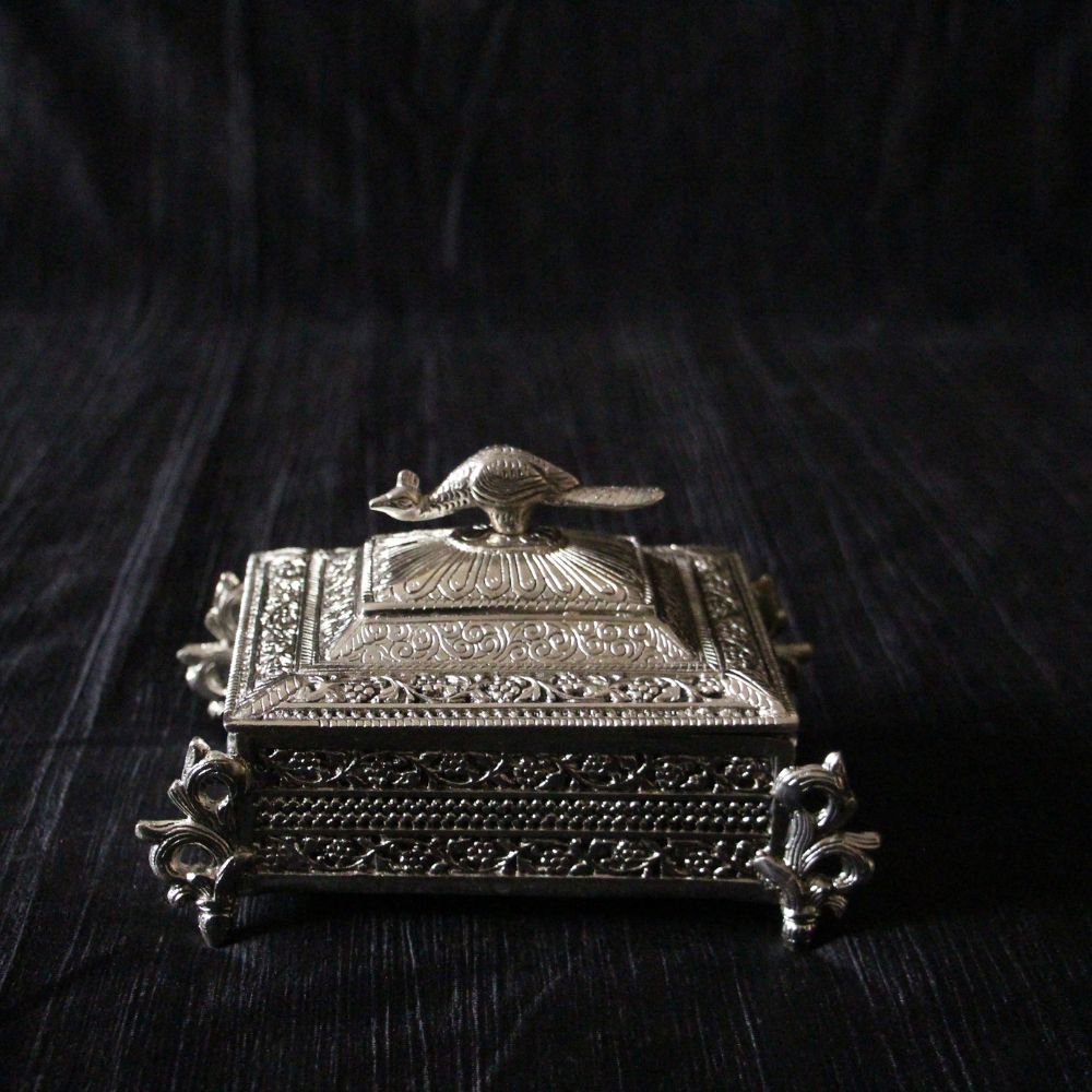 Metal Baggi Box