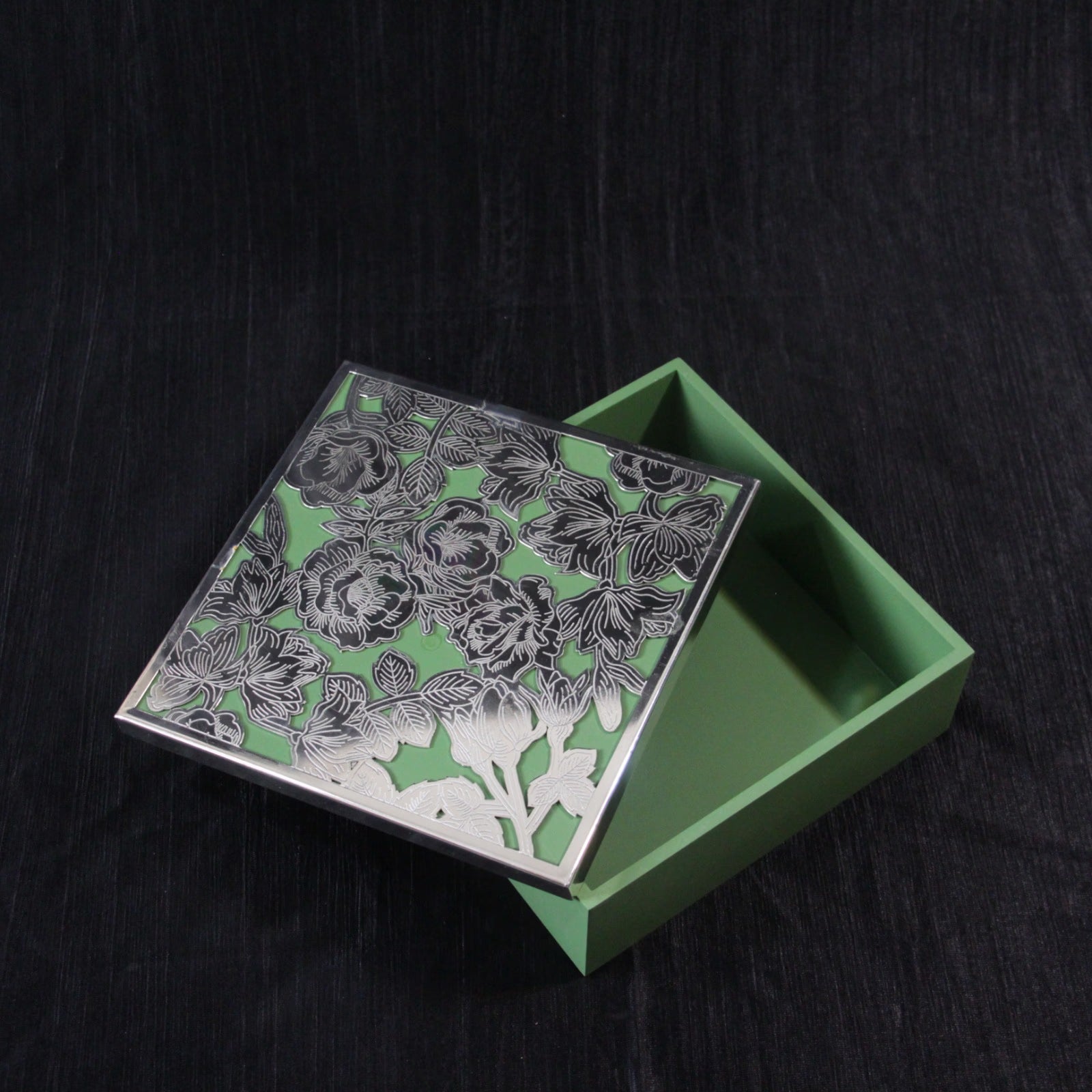 Box 8x8