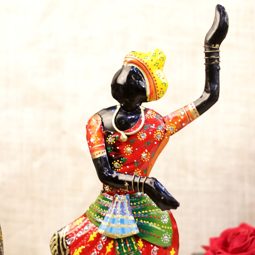 IRON PAINTED KATHAK LADY S/2