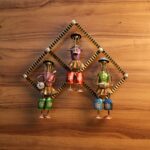 IRON PAINTED ZIGZAG DOLL 3 FRAME-1336