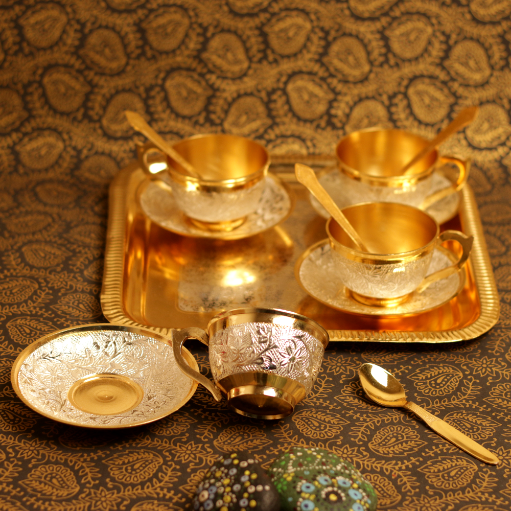 TWO TONE 4 CUP SAUCER SET WITH SPOON AND TRAY
