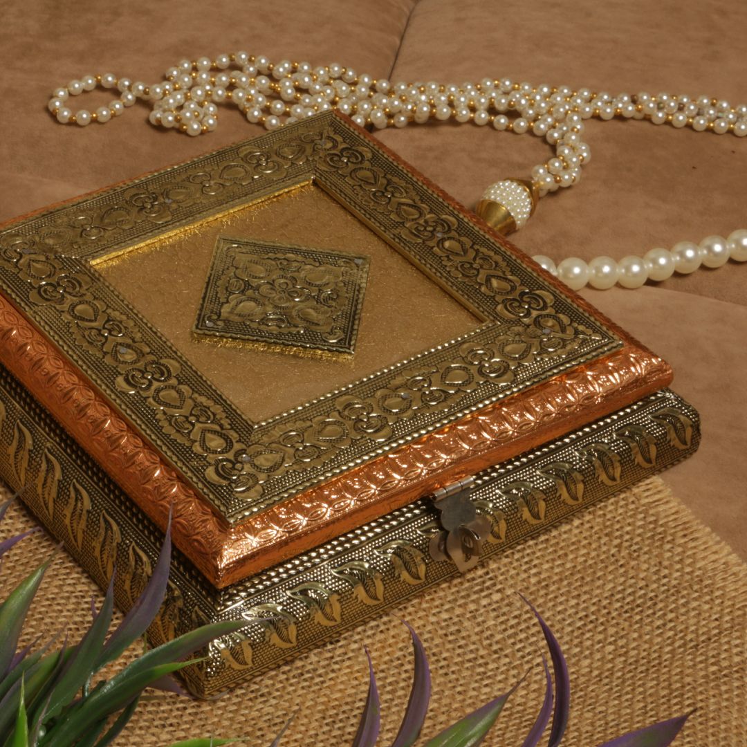 8X8 WOODEN REGZIN DRY FRUIT BOX