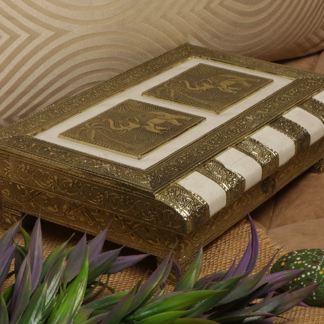 08*12 REGZIN DRY FRUIT BOX WITH