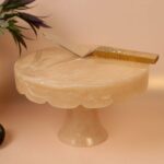 CAKE STAND ROUND WITH SPOON WHITE COLOUR REGIN
