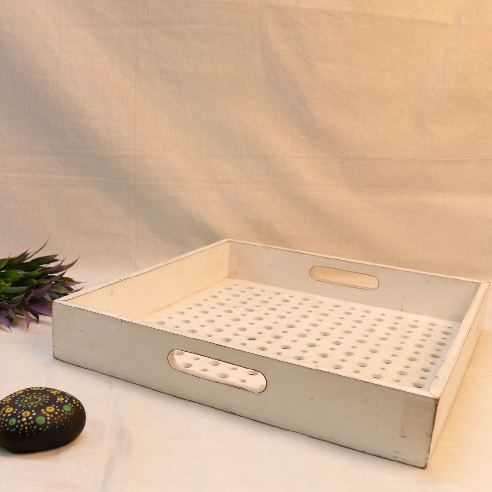 WOODEN NETED SQURE TRAY