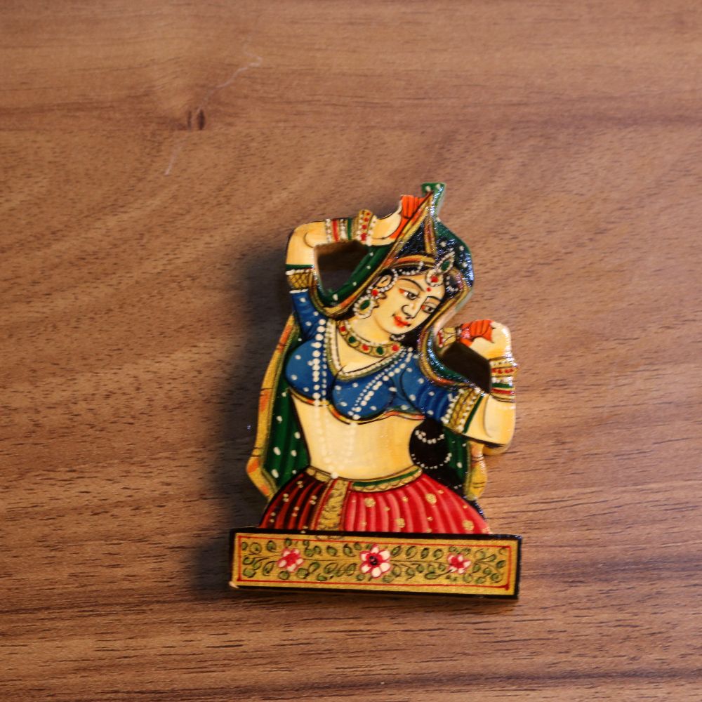 WOODEN L G T PAINTED MEGNET