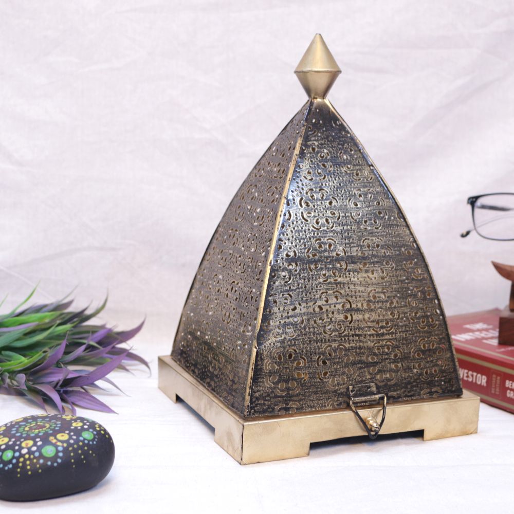 LANTER CONE B
